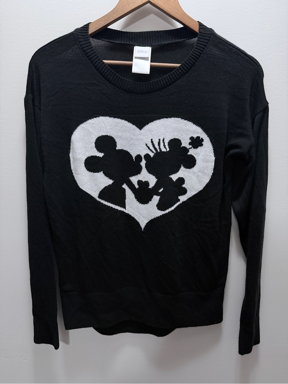 Disney Heart Mickey & Minnie Graphic Sweater Size Large 24.5x22